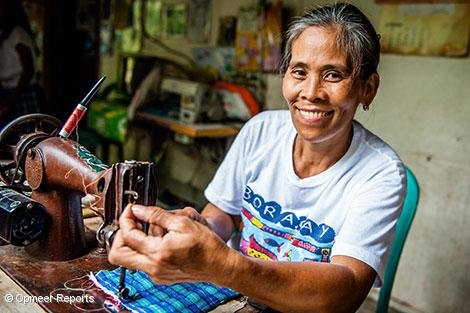 Tita Olivas, miembro del socio de Oikocredit ASHI