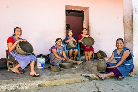 Miembros de Nueva Cooperativa (fundada por el socio de Oikocredit UNICREICH)